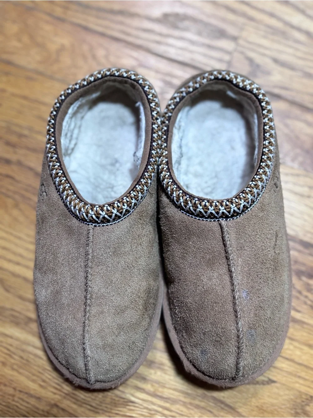 UGG Tasman Chestnut Suede Sheepskin Slippers Youth  Size 4